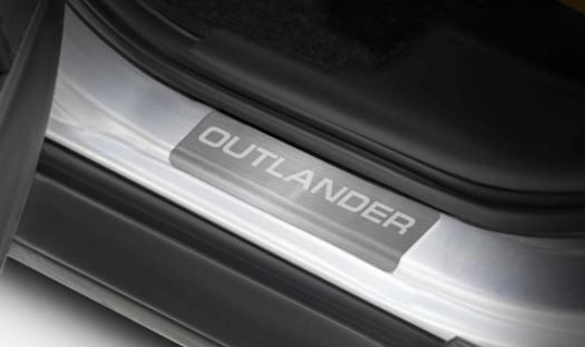 Комплект накладок на дверные пороги AutoMax для Mitsubishi Outlander (CW0W) XL с гравировкой Outlander  фото 3