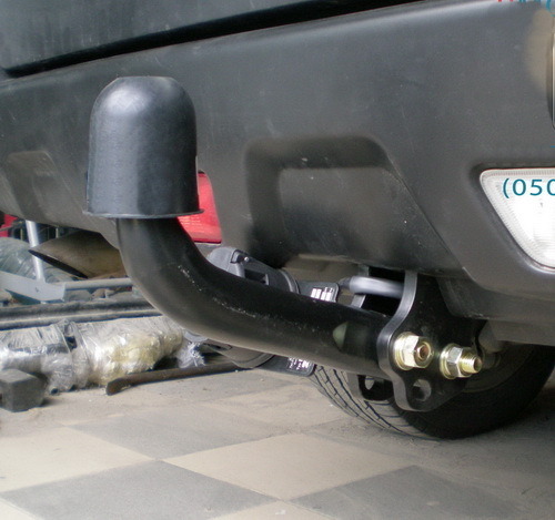 ​​Фаркоп ​Auto-Hak для Peugeot 5008 для авто с запасным колесом фото 2