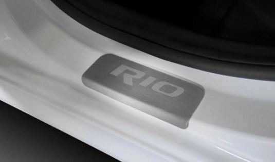 Комплект накладок на дверные пороги AutoMax для Kia Rio (QB) с гравировкой Rio фото 2