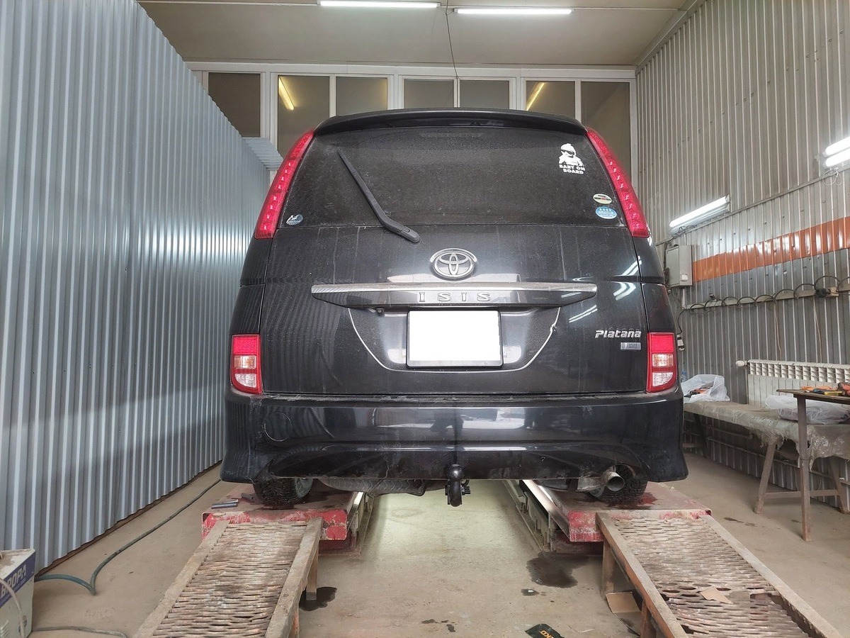 Фаркоп Halty на Toyota Isis 2WD (XM10)​ фото 6