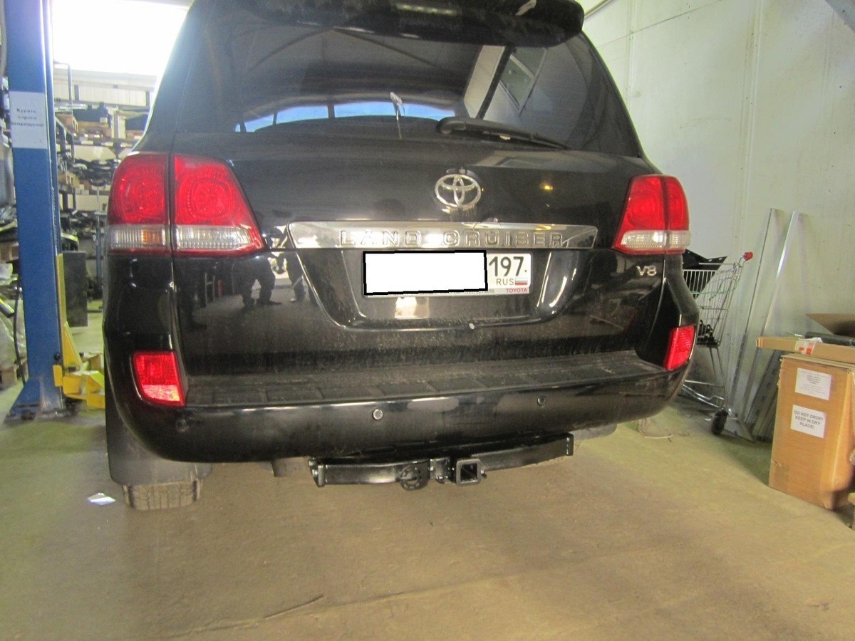 Фаркоп Бизон с антистуком для Toyota Land Cruiser (J200) и Lexus LX (J200)