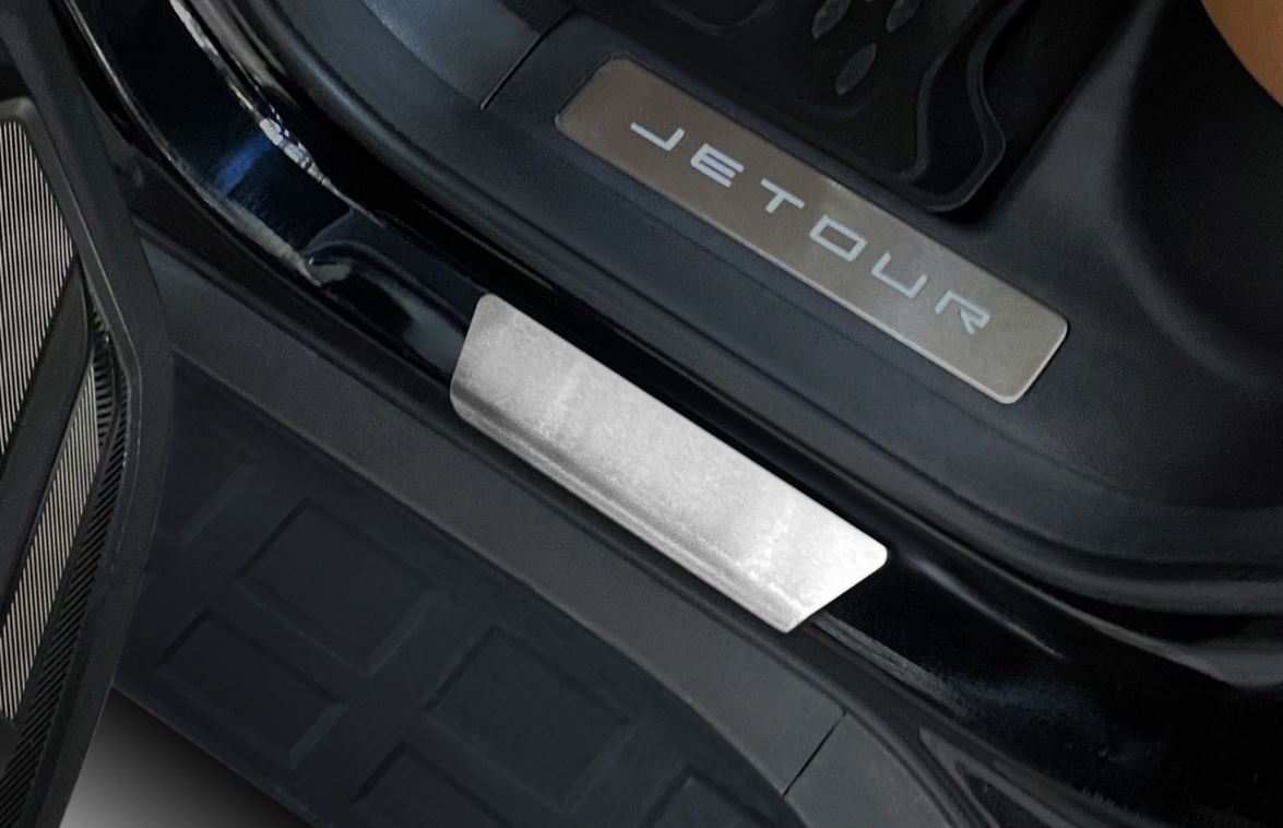 Комплект накладок на дверные пороги Rival для Jetour T2 (1 поколение) с гравировкой T2 фото 3