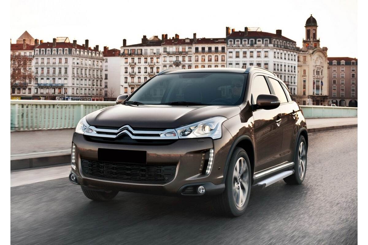 Порог-площадка Rival Silver F173AL c комплектом крепежа для Mitsubishi ASX (GAxW)/ Outlander (GF0W и GW0W) и Citroen C-Crosser (EP)/ C4 Aircross и Peugeot 4007 (GP)/ 4008 фото 2