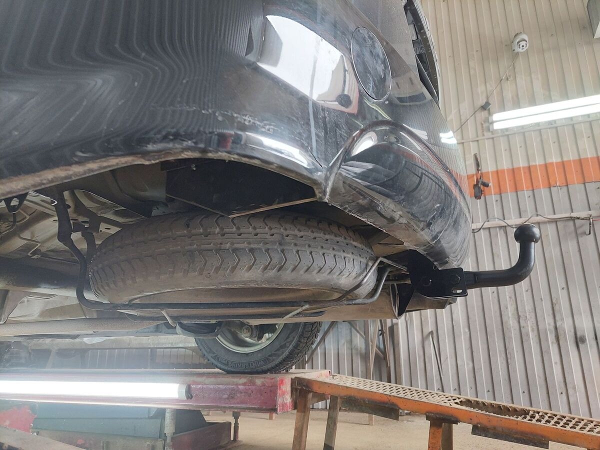 Фаркоп Halty на Toyota Isis 2WD (XM10)​ фото 9