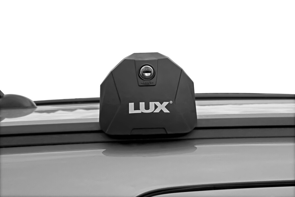 Багажник на интегрированные рейлинги LUX SCOUT с серебристыми дугами фото 5
