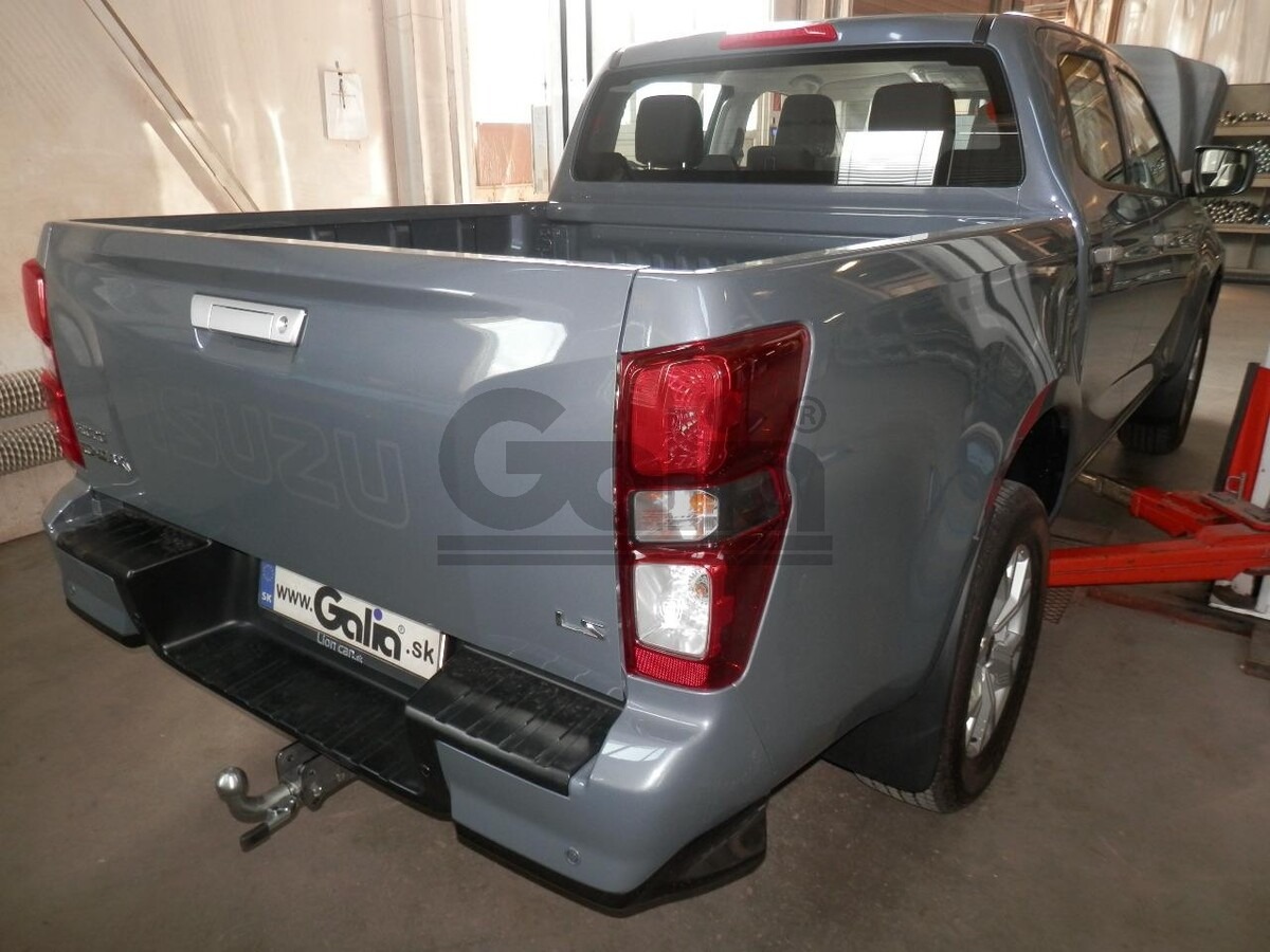 Фаркоп полностью оцинкованный Galia для Isuzu D-Max (RT85)​ фото 3