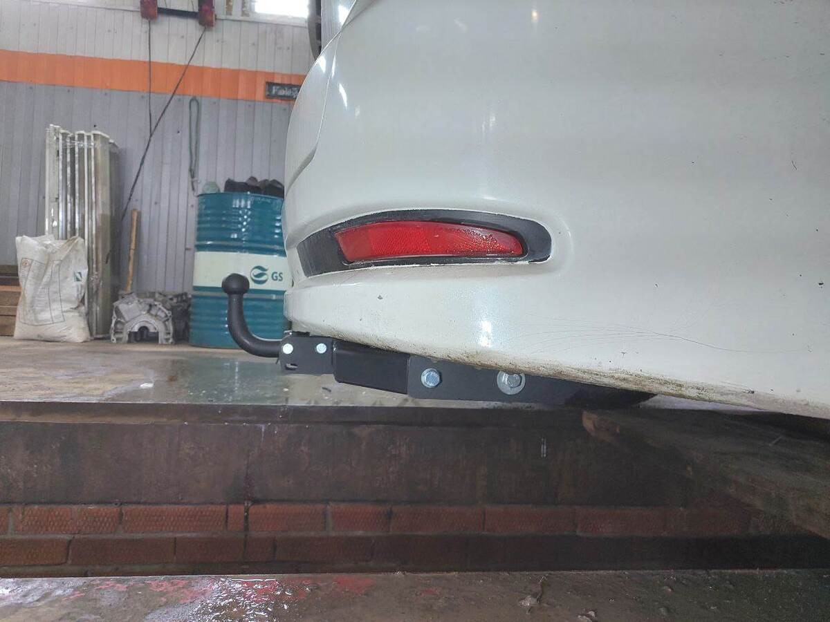 Фаркоп Halty на Nissan Wingroad (Y12) фото 2