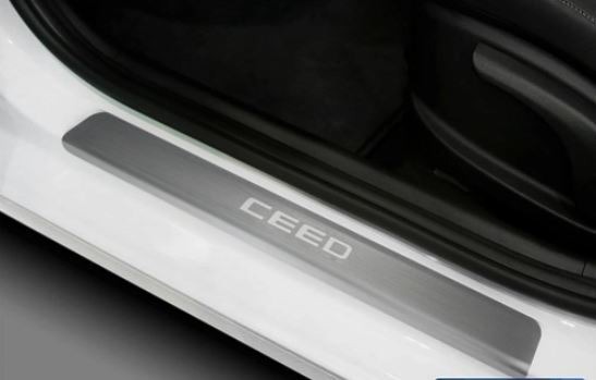 Комплект накладок на дверные пороги Rival для Kia Ceed (CD хэтчбек/универсал) с гравировкой Ceed фото 2