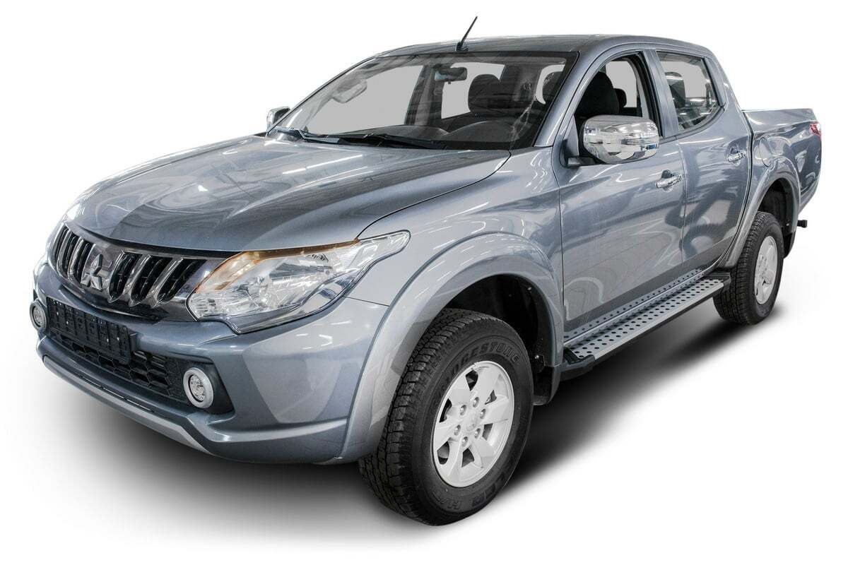 Порог-площадка Rival BMW-Style D193AL c комплектом крепежа для Mitsubishi L200 (KA/KB и KJ/KK/KL) фото 2