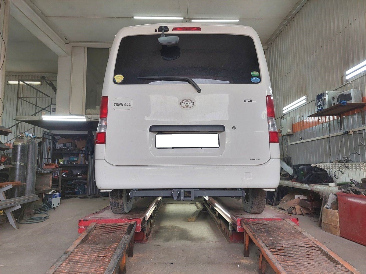 Фаркоп Halty для Toyota Lite Ace/ Town Ace (S400) фото 15