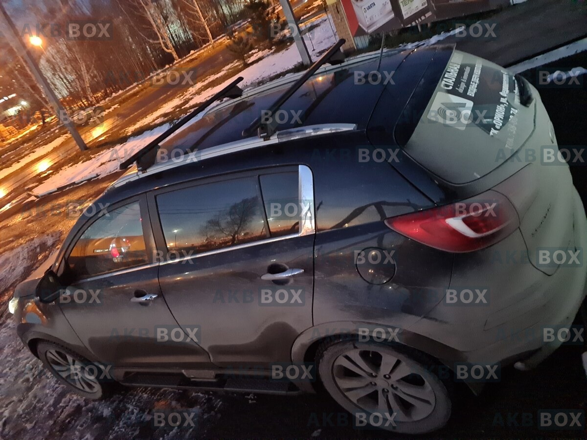 Багажник на интегрированные рейлинги Menabo Tiger XL Black фото в жизни 6