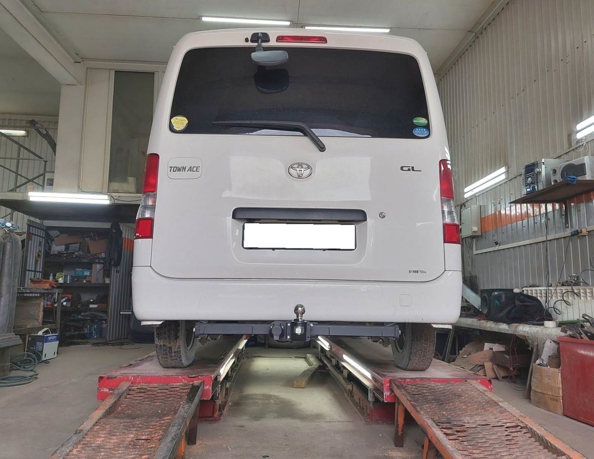 Фаркоп Halty для Toyota Lite Ace/ Town Ace (S400) фото 2