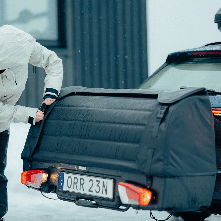 Бокс на фаркоп Thule Onto 2 складной мягкий верх фото 10