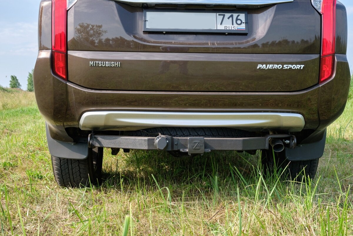 Фаркоп Бизон с хромированной накладкой и антистуком для Mitsubishi Pajero Sport II (KH0) и III (KS0W)​ фото 4