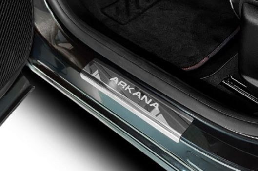 Комплект накладок на дверные пороги AutoMax для Renault Arkana с гравировкой Arkana фото 2